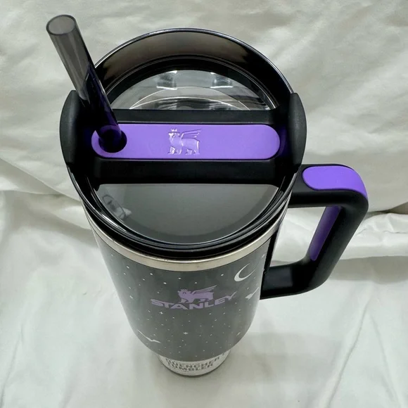 Stanley x Target Halloween 40oz. Flowstate Quencher in Spellcast Black - Picture 5 of 9